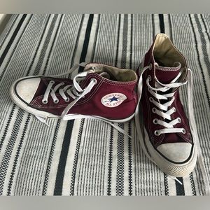 Hi top all star converse sneakers